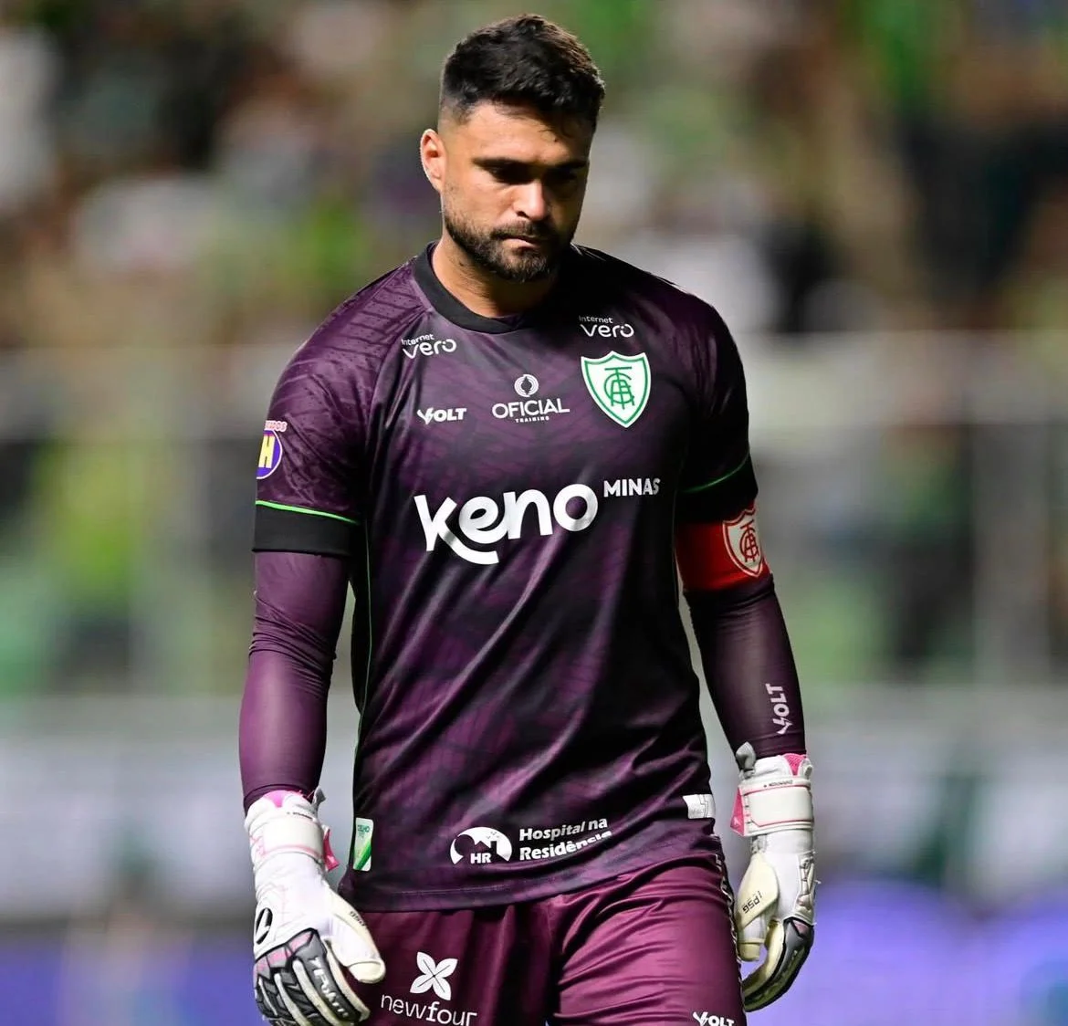 Gustavo brilha, é eleito o melhor em campo e lidera vitória do América-MG contra o Fortaleza no Castelão